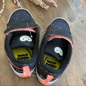 REEBOK - Toddler Girl Penguin Sneaker - SIZE 8